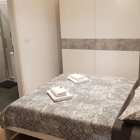 Kalea Center アパート プーラ