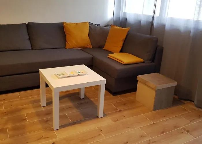 Kalea Center شقة بولا
